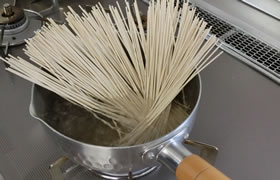 薬味たっぷり大根そば