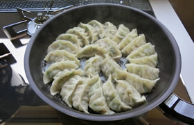 羽根つき餃子
