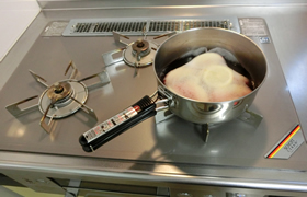 りんごの赤ワイン煮