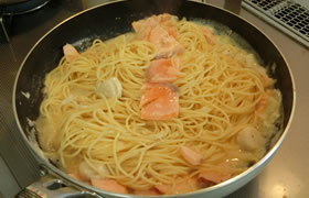 魚介のレモンクリームパスタ