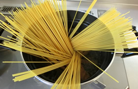 たけのこのガーリックパスタ