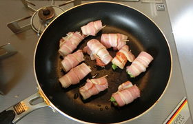 さやいんげんのベーコンチーズ巻き