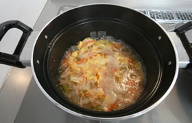 冬瓜とカニカマの中華スープ