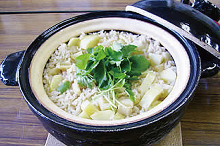 じゃがいもと帆立貝の炊き込みごはん
