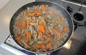 根菜の炊き込みごはん