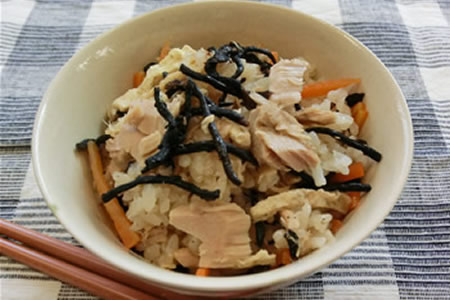 ひじきのツナの炊き込みごはん