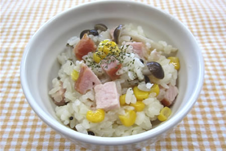 厚切りハムの洋風炊き込みごはん