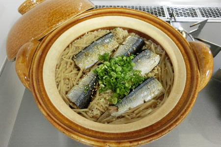 生姜たっぷり♪さんまの炊き込みごはん