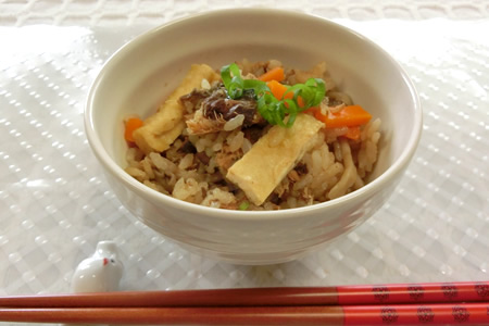 さばみそ缶の炊き込みご飯