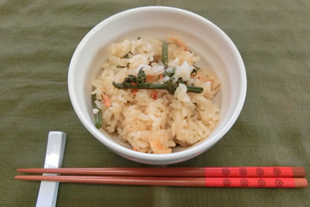 桜えびと山菜の炊き込みご飯