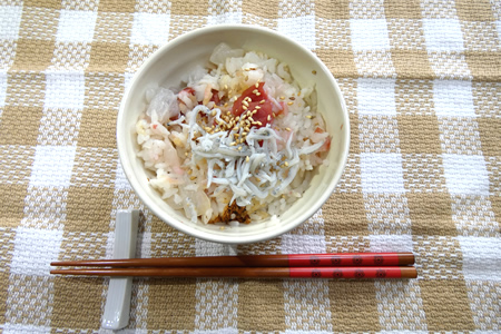 新玉ねぎと梅の炊き込みご飯