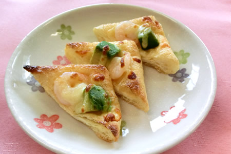 油あげのエビアボカドチーズ焼き