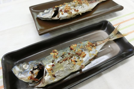 あじの塩焼き～ニンニクオイルソースがけ～