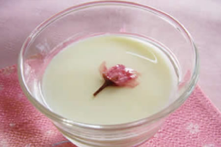 桜風味のパンナコッタ