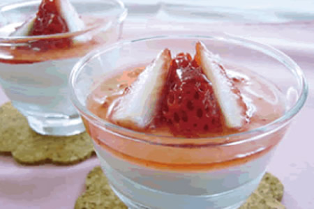 いちごとヨーグルトのブランマンジェ