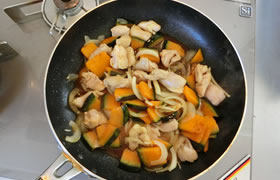 かぼちゃと鶏肉の甘酢炒め