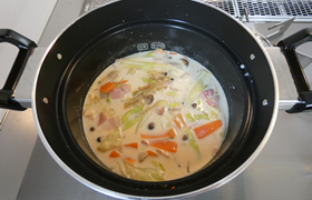 レタスの味噌ミルクスープ