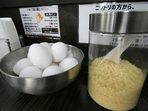 なぜ蕎麦にラー油を入れるのか。