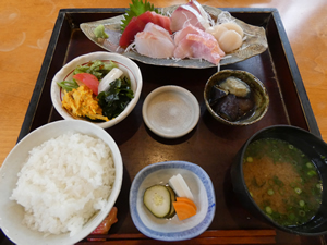 さしみや