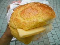 菠蘿油(ポーローヤウ)